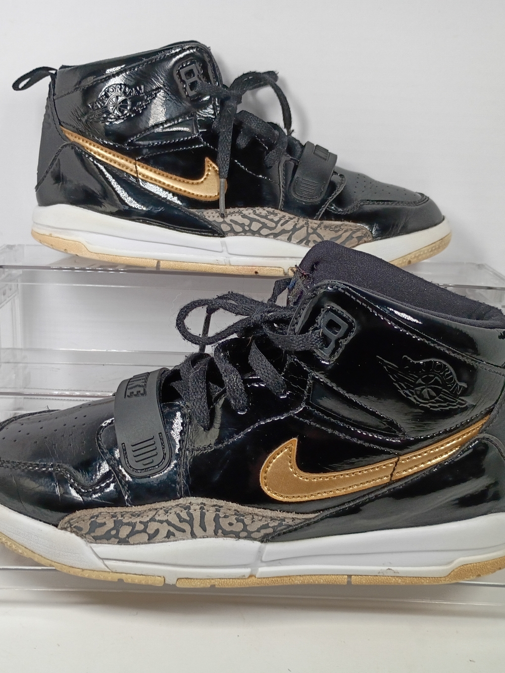 Nike Jordan Legacy 312 Black Gold Unisex Kids Athletic Sneakers US 3Y